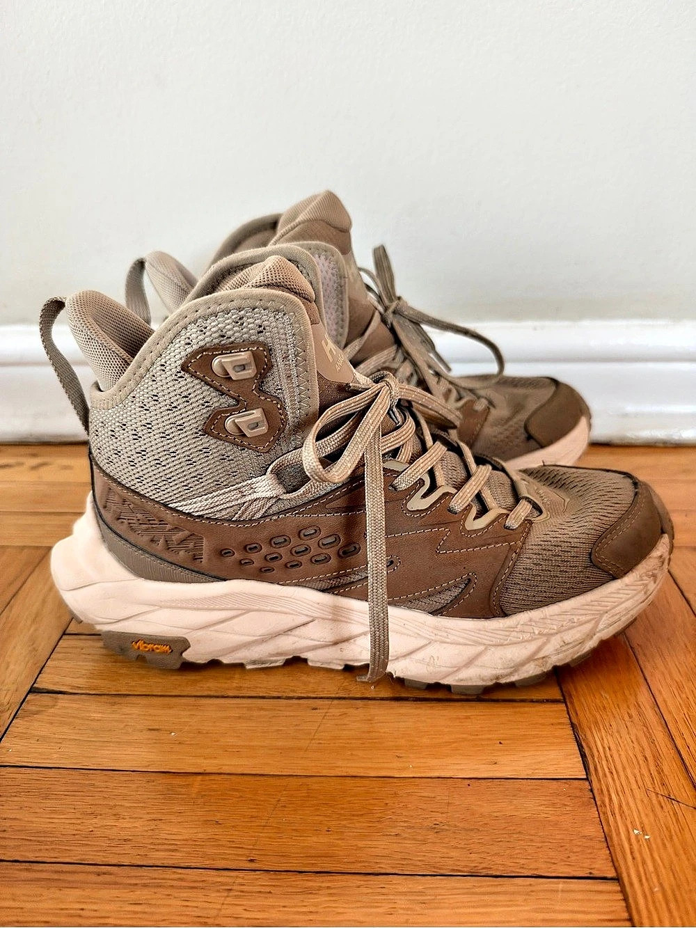 HOKA Anacapa Breeze Mid Brown Athletic Shoes